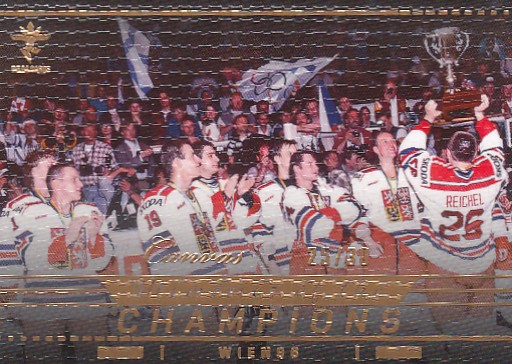 Týmové foto s pohárem WIEN 96 Real Cards 2025/2026 Memories Of The Champions MCH-30 Canvas Gold /30