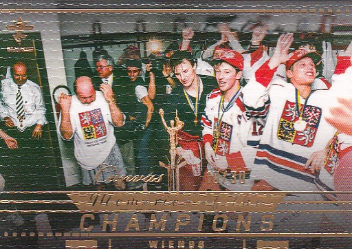 Týmové foto z šatny WIEN 96 Real Cards 2025/2026 Memories Of The Champions MCH-49 Canvas Gold /30
