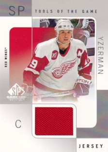 YZERMAN Steve UD SP Game Used 2000/2001 Tools Of The Game Jersey SY
